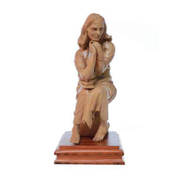 Lady Sitting Statue - Image 2